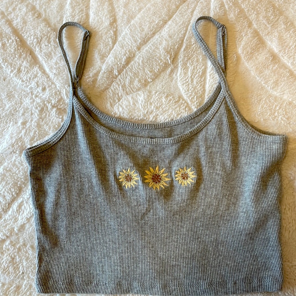 Grey sunflower cropped hollister tank